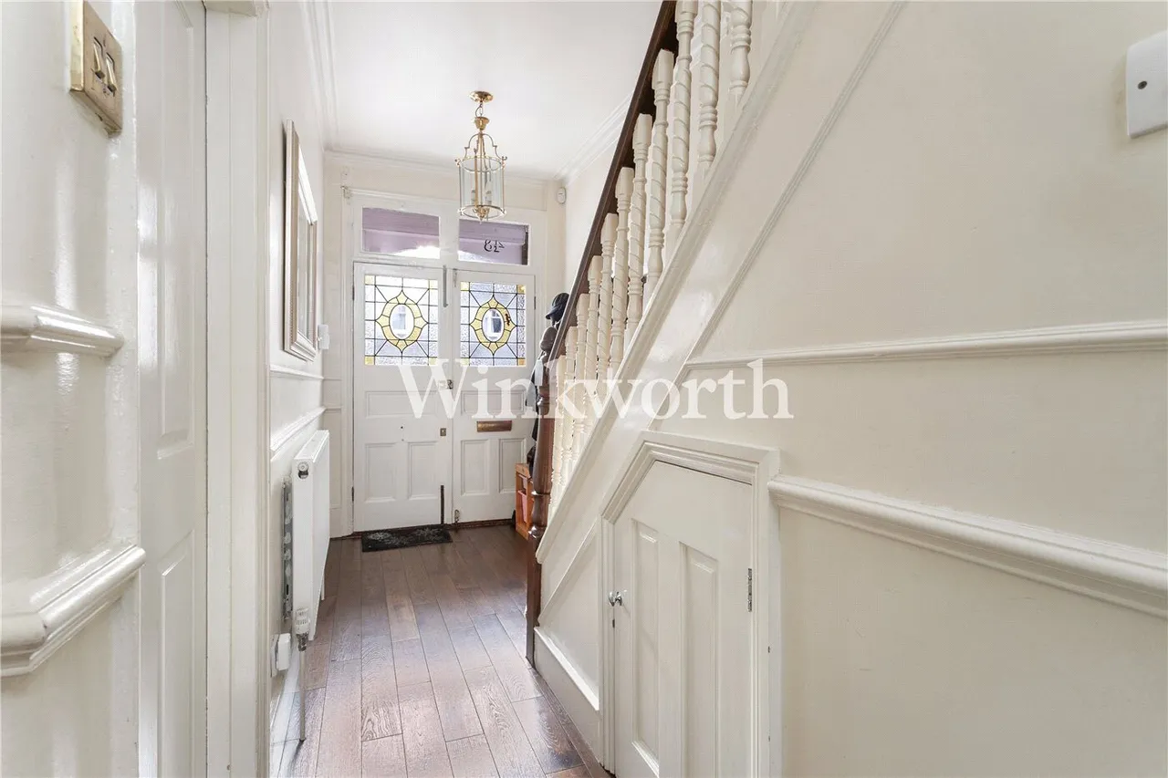 Woodberry Avenue, London, N21, photo 8