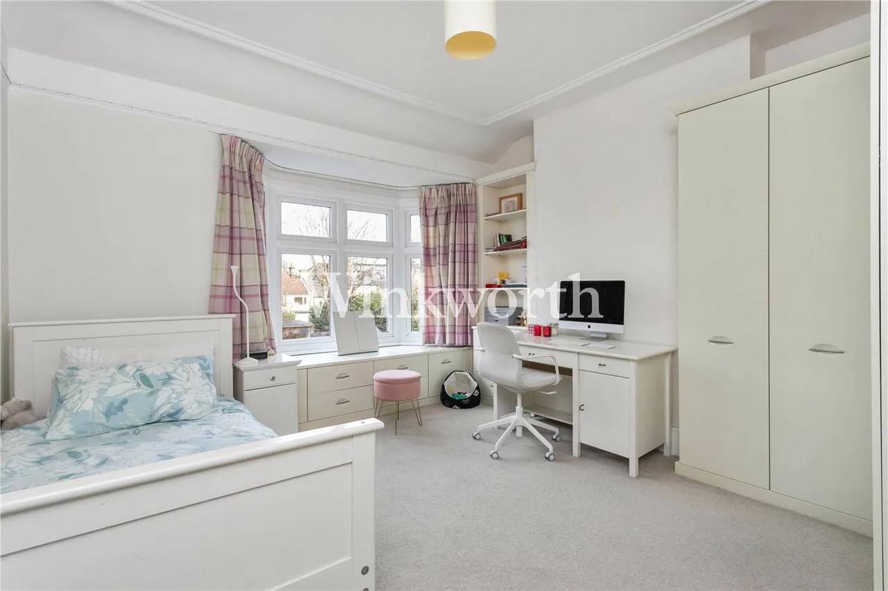 Woodberry Avenue, London, N21, photo 10