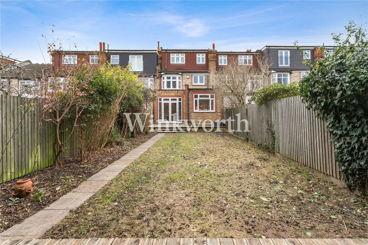 Woodberry Avenue, London, N21, photo 16