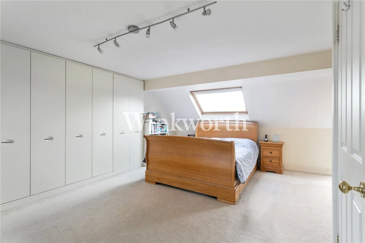 Woodberry Avenue, London, N21, photo 15