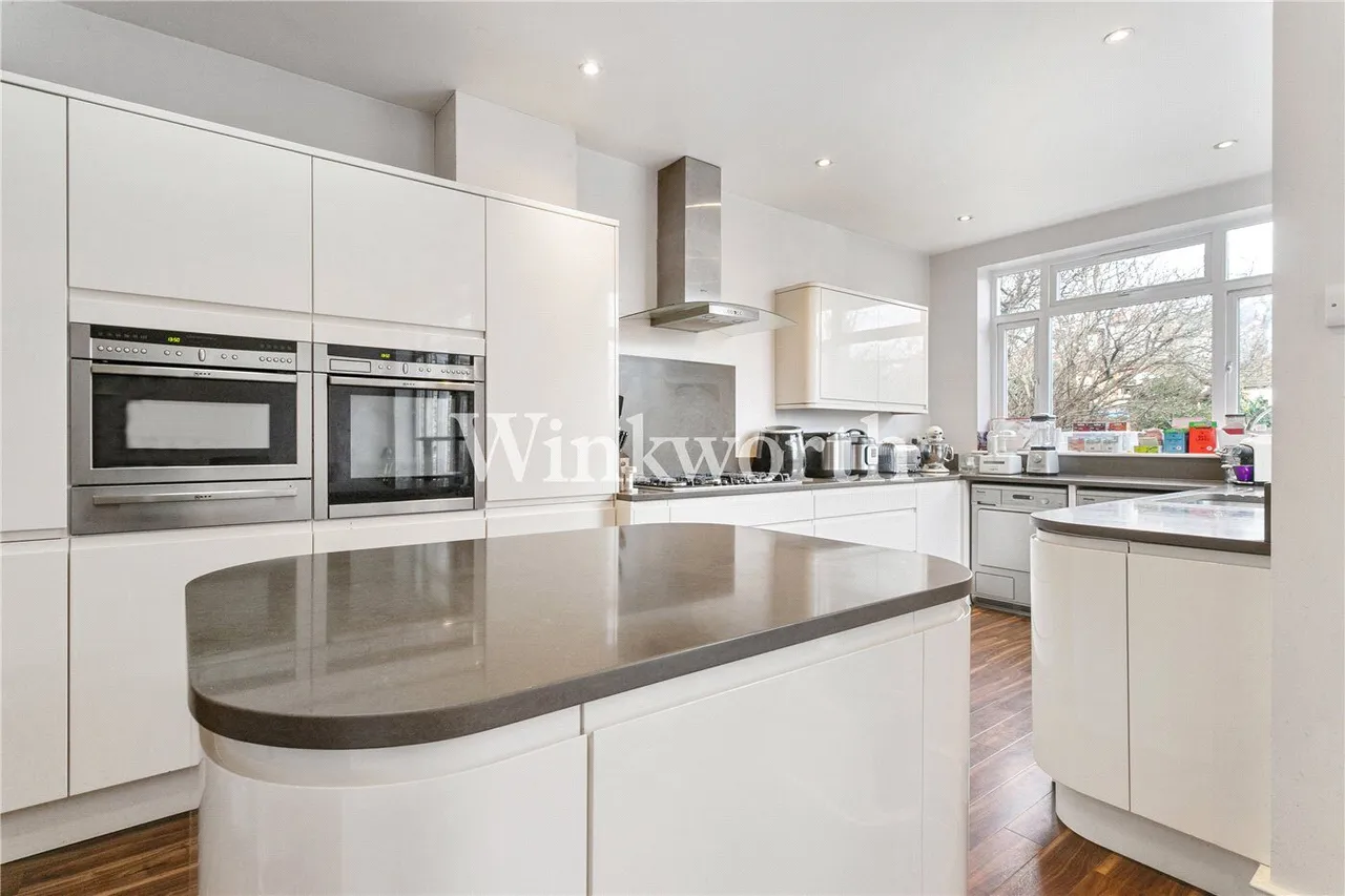Woodberry Avenue, London, N21, photo 4