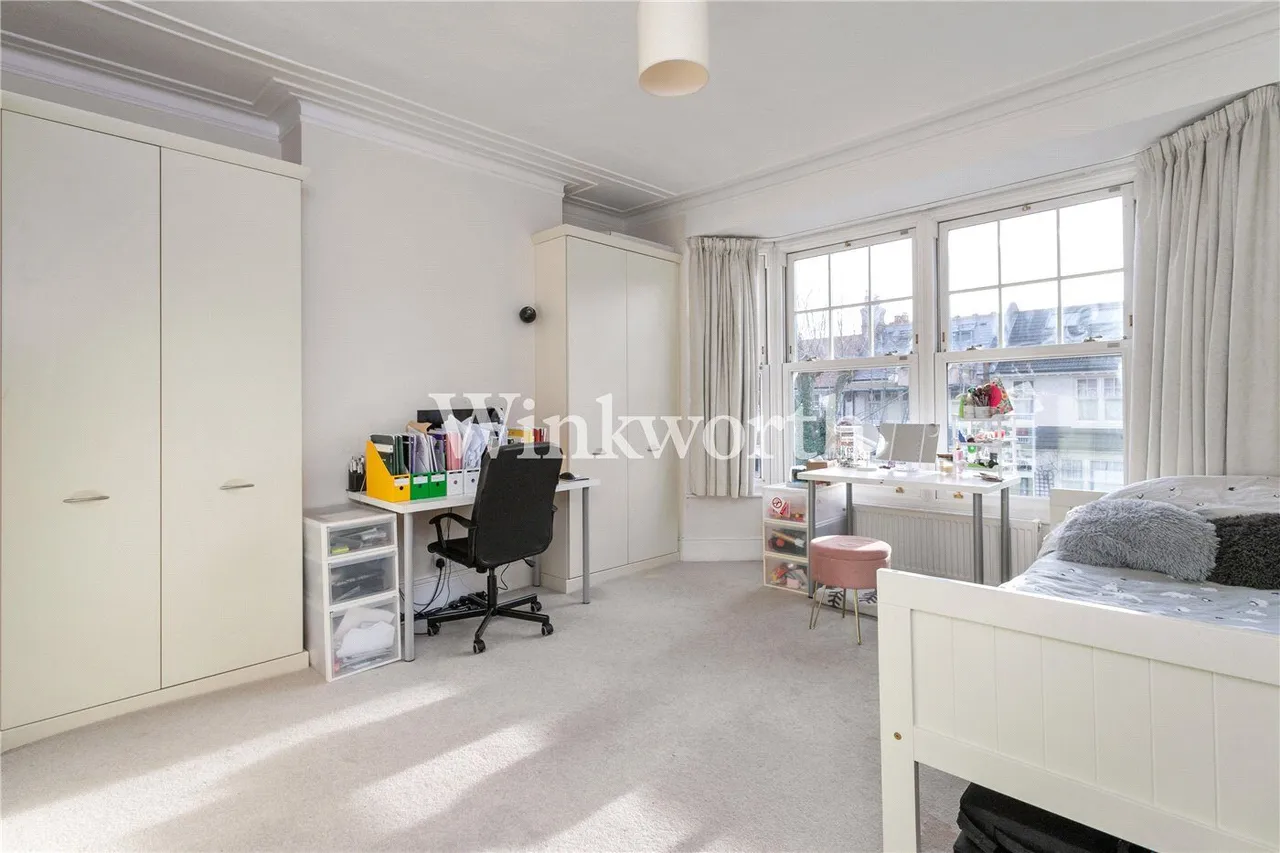 Woodberry Avenue, London, N21, photo 9