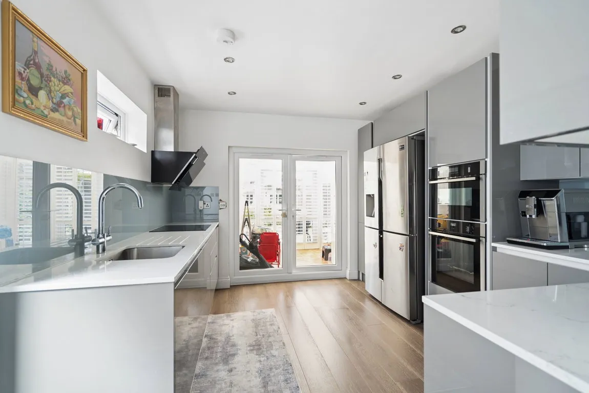 Woodford Crescent, Pinner, HA5, photo 3