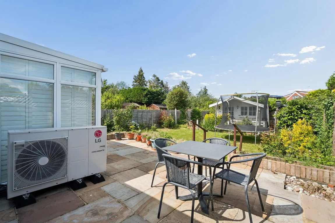 Woodford Crescent, Pinner, HA5, photo 12