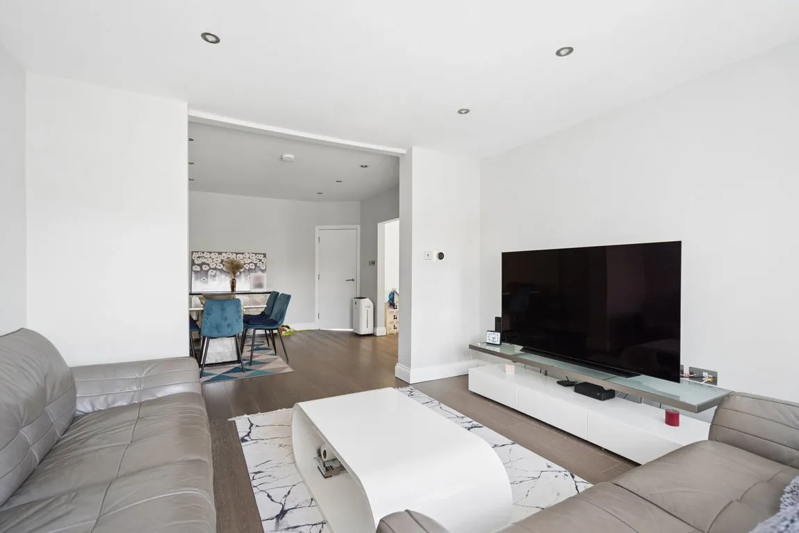 Woodford Crescent, Pinner, HA5, photo 5