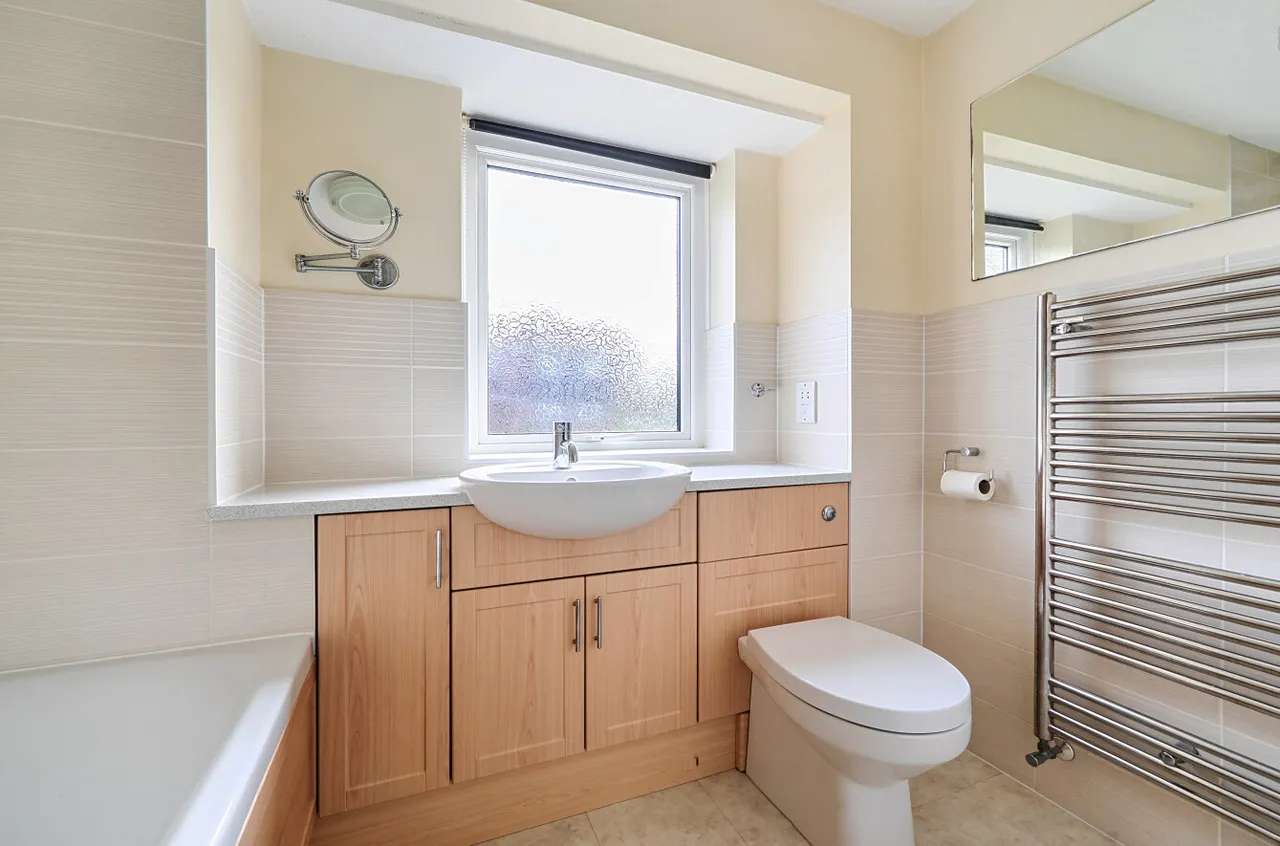 Maple Close, Alresford, SO24, photo 9