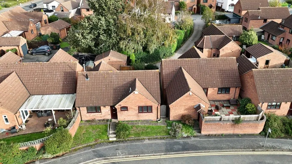 St. James Gardens, Bulkington, CV12, photo 13