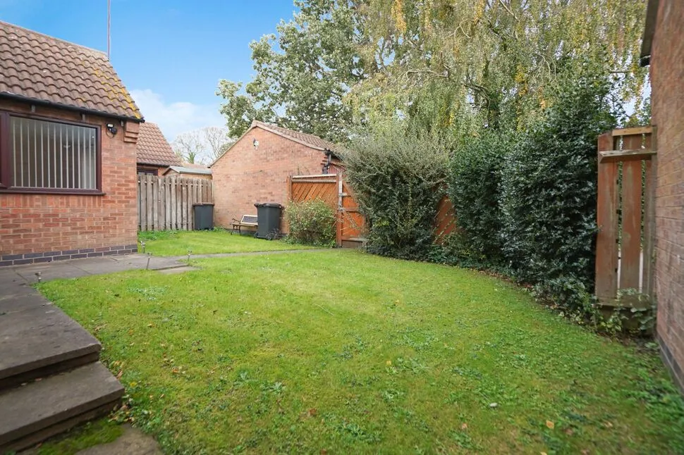 St. James Gardens, Bulkington, CV12, photo 9