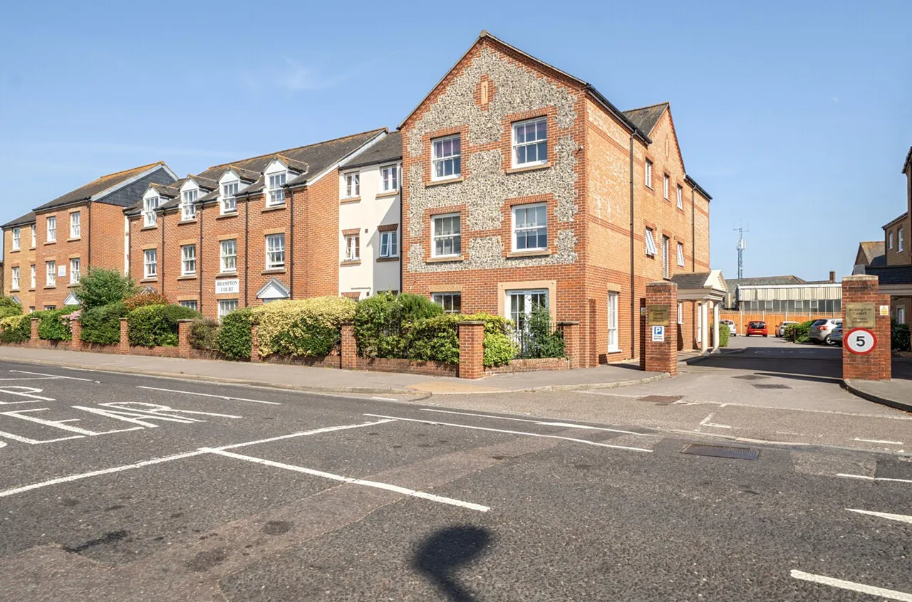 1 bed property for sale, Stockbridge Road, Chichester, PO19