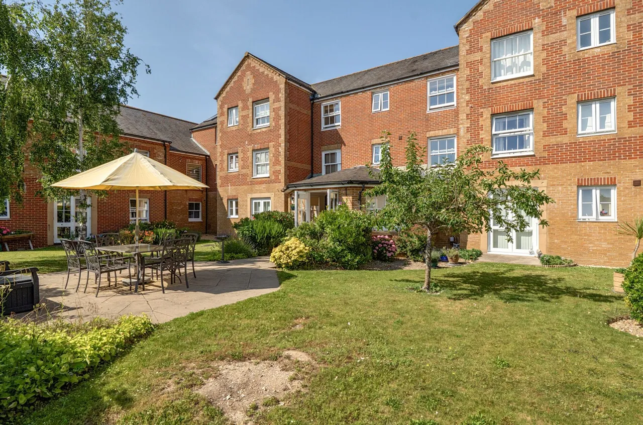 Stockbridge Road, Chichester, PO19, photo 17
