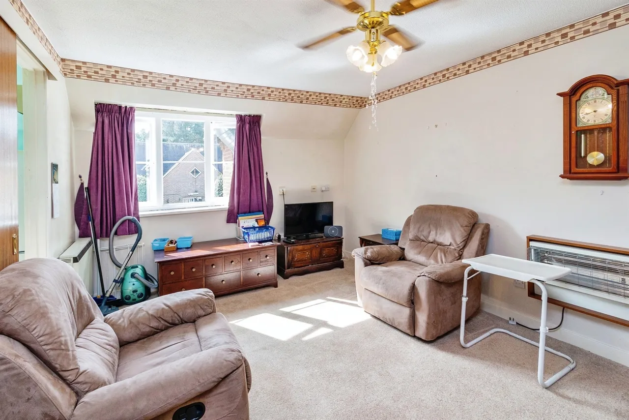 Woburn Road, Woburn Sands, MK17, photo 6