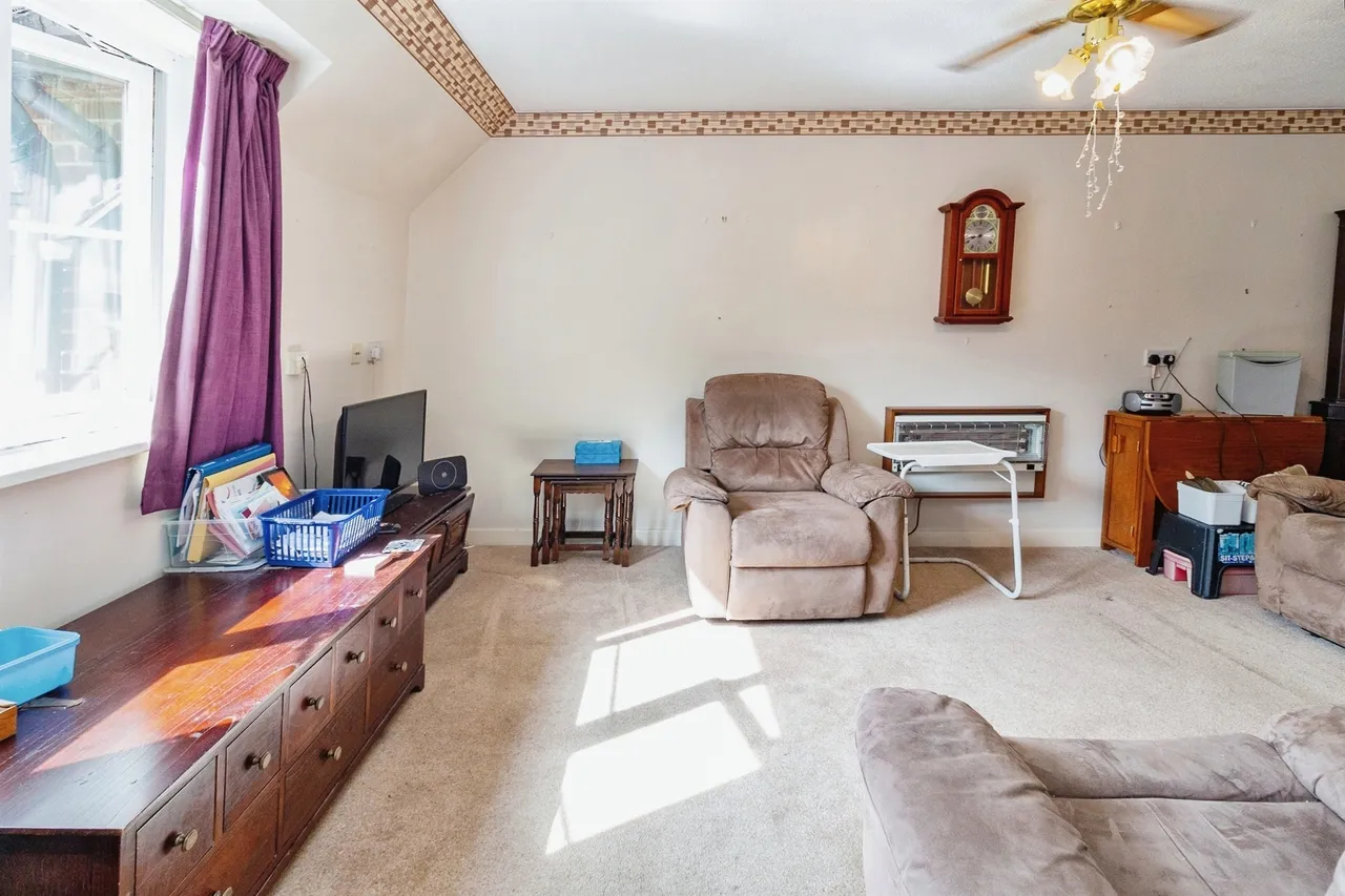 Woburn Road, Woburn Sands, MK17, photo 7