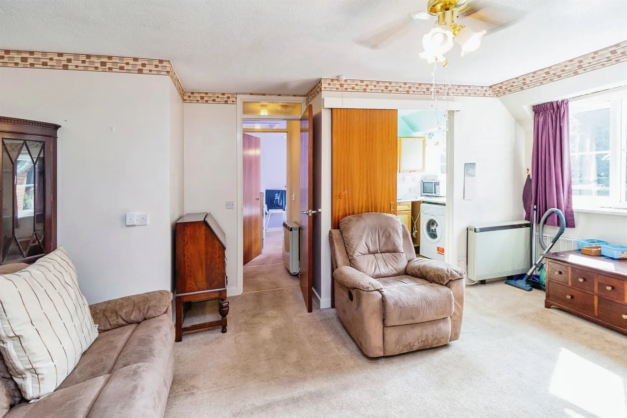 Woburn Road, Woburn Sands, MK17, photo 5