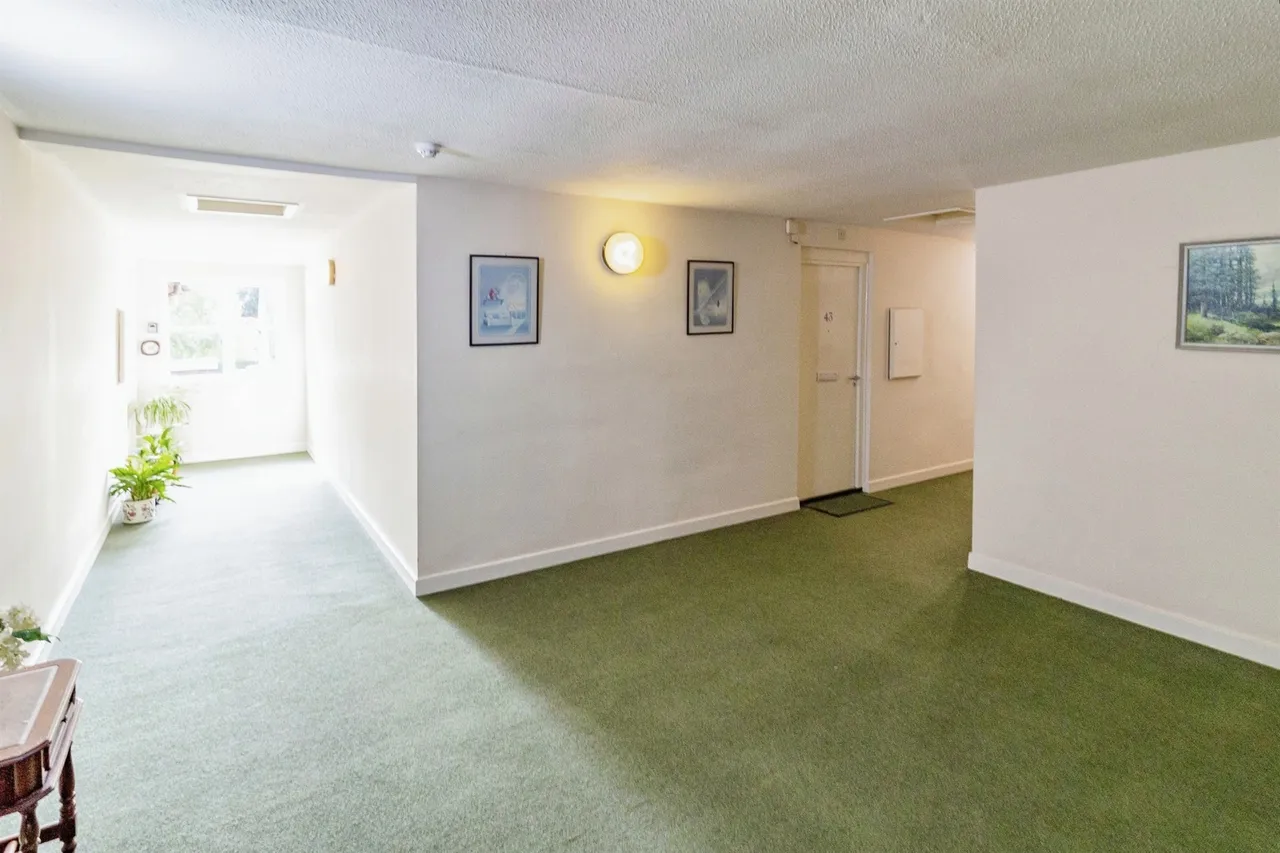 Woburn Road, Woburn Sands, MK17, photo 11