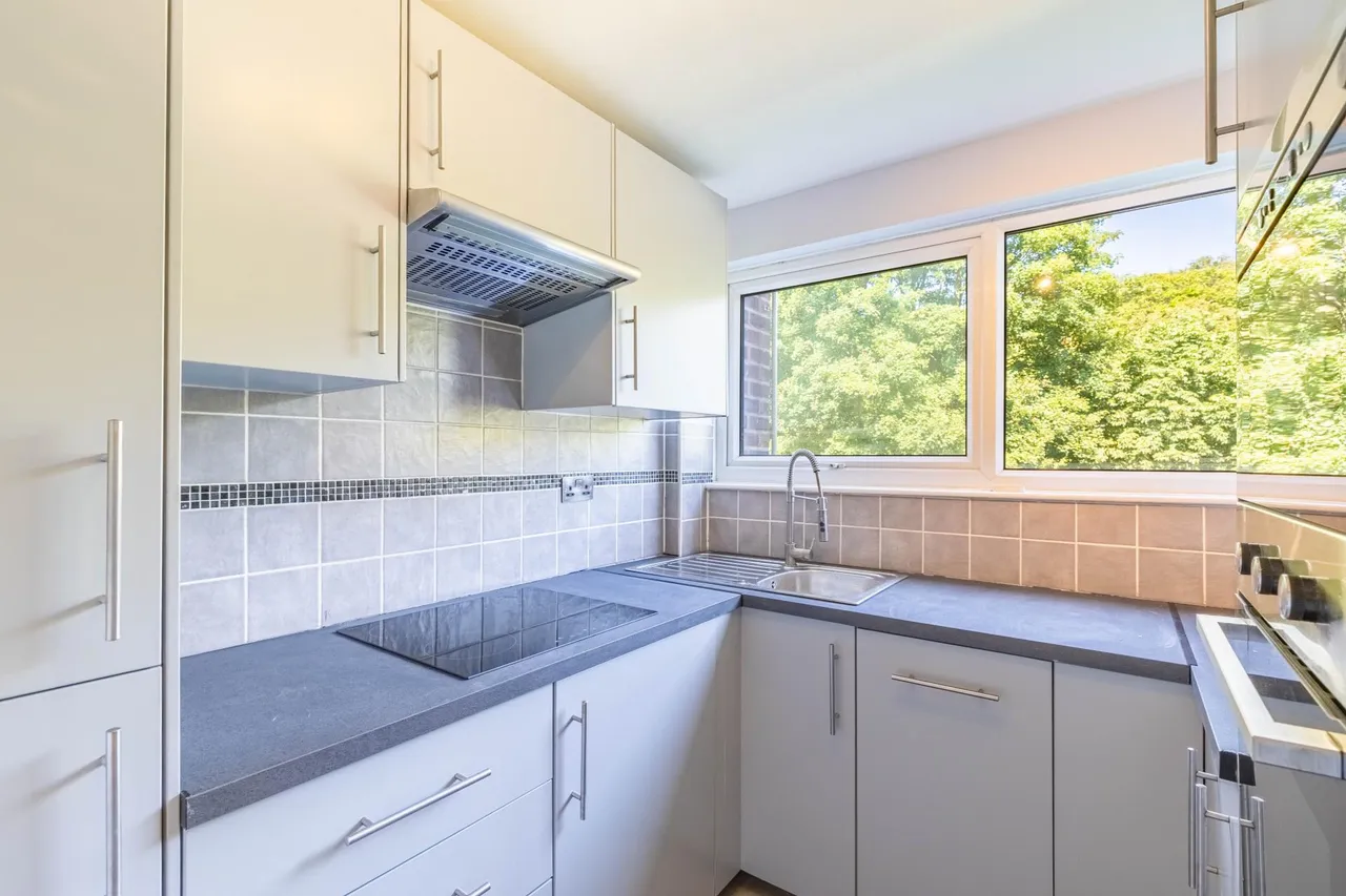 Gledhow Court, Chapel Allerton, LS7, photo 4