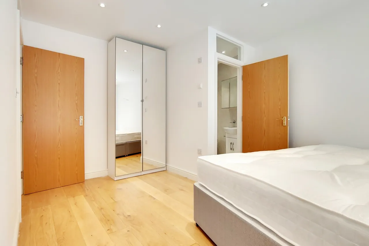 Curwen Road, Hammersmith, W12, photo 9