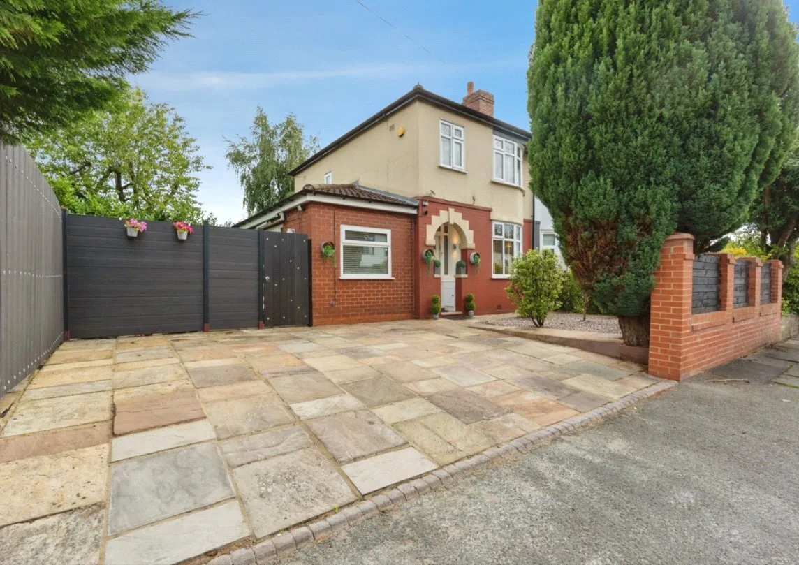 3 bed house for sale — The Crescent, Bredbury, Stockport, Greater Manchester, SK6
