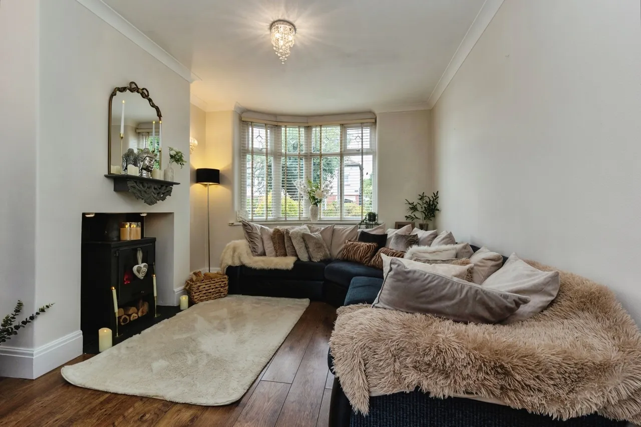 The Crescent, Bredbury, Stockport, Greater Manchester, SK6, photo 2