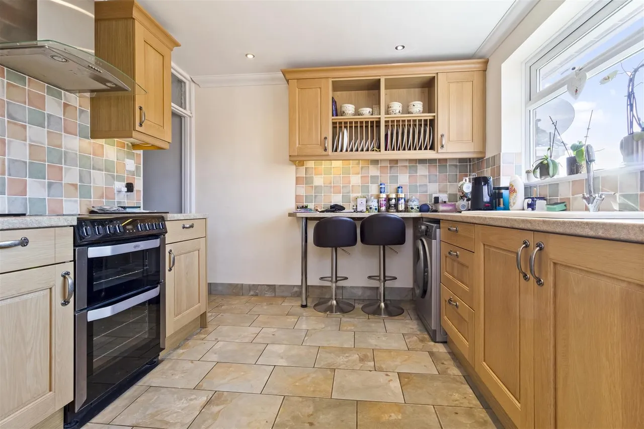 Twyford Close, Worthing, photo 4