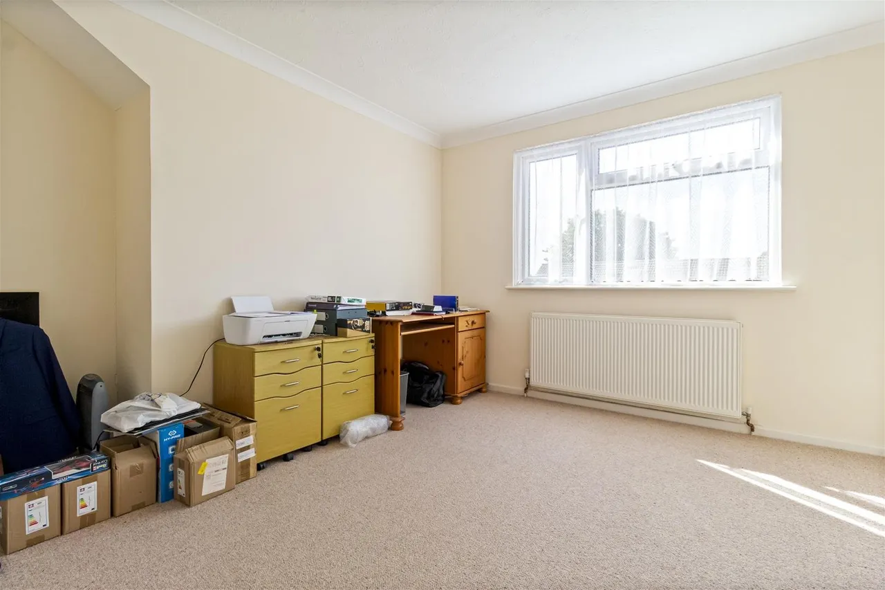 Twyford Close, Worthing, photo 18