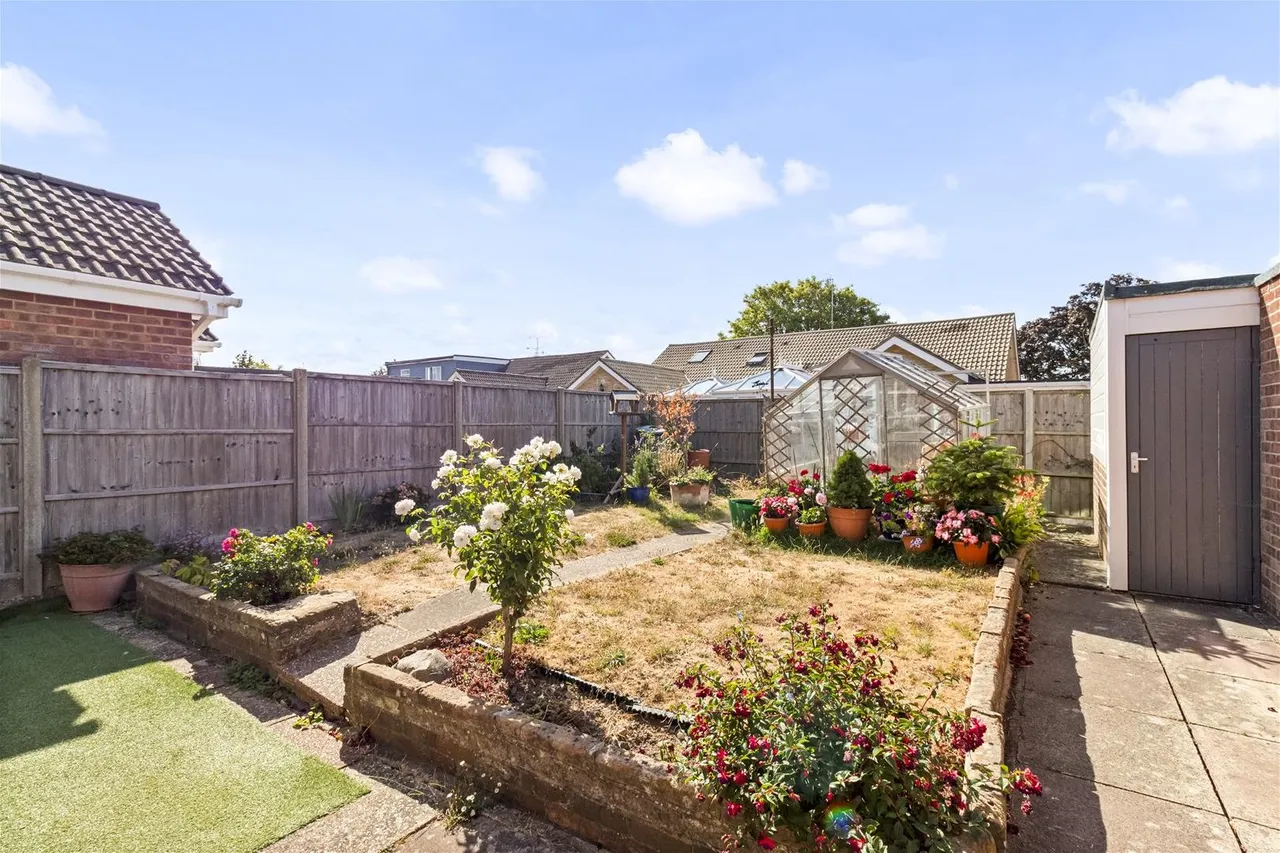 Twyford Close, Worthing, photo 7