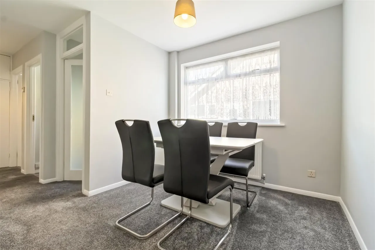 Twyford Close, Worthing, photo 6