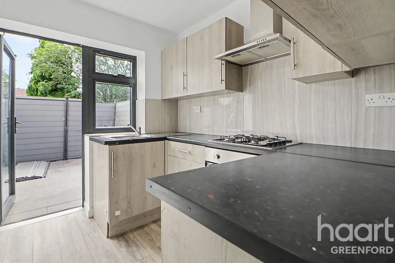 Lee Road, Greenford, UB6, photo 6