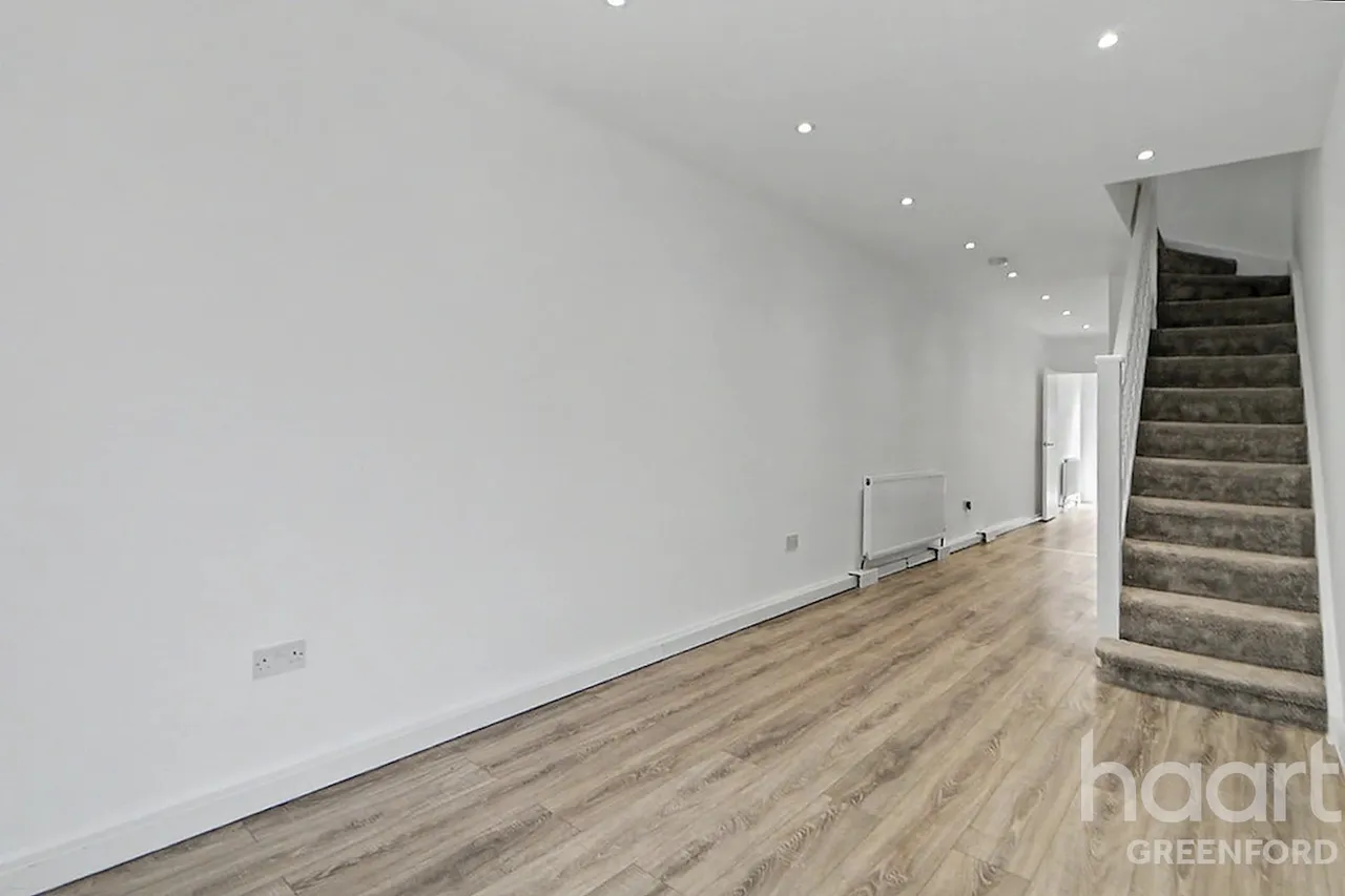 Lee Road, Greenford, UB6, photo 4