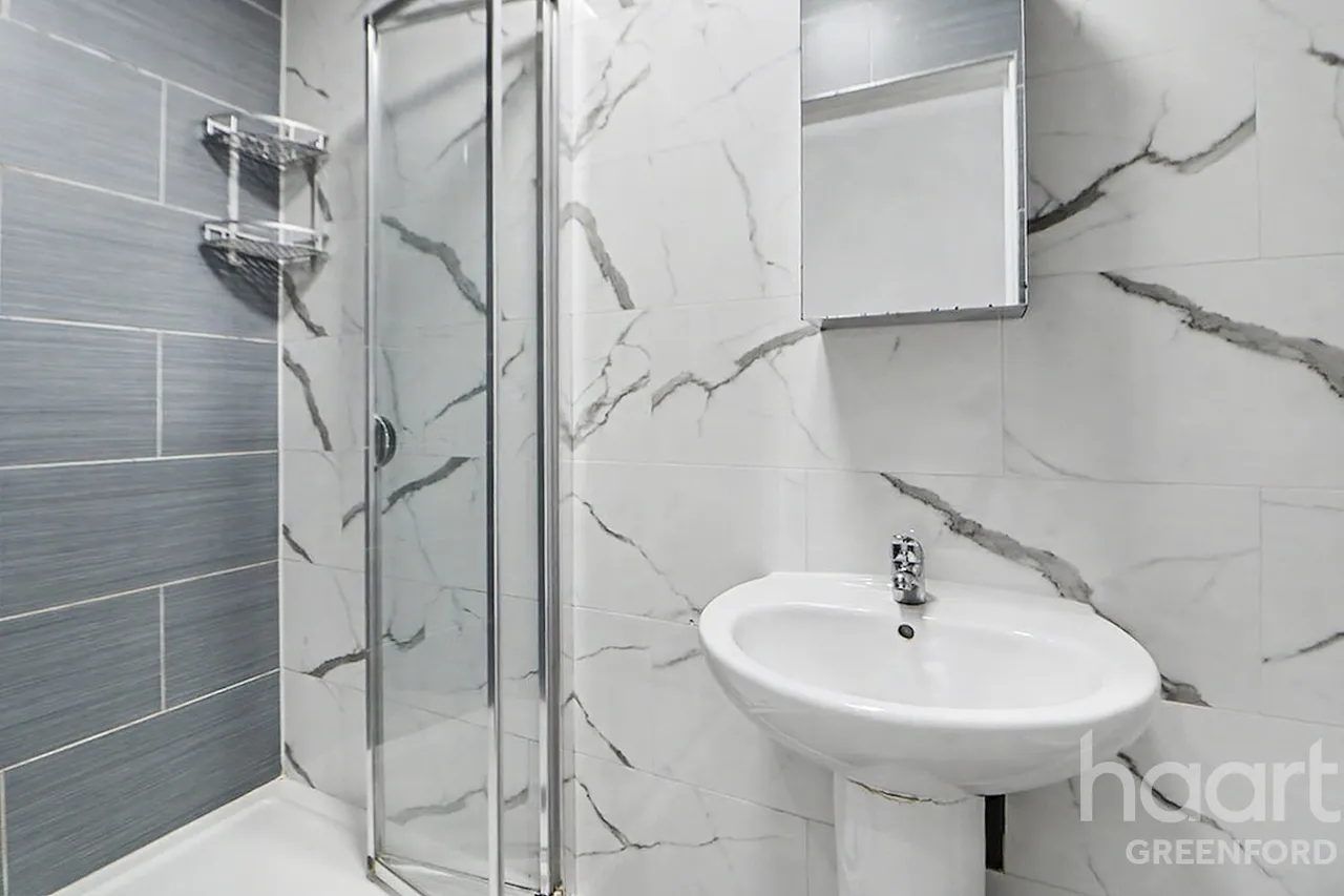 Lee Road, Greenford, UB6, photo 5