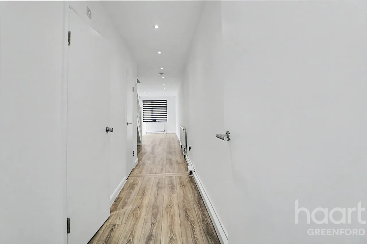 Lee Road, Greenford, UB6, photo 8