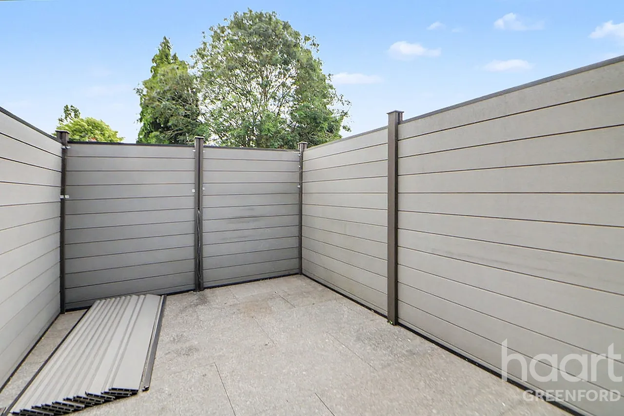 Lee Road, Greenford, UB6, photo 7