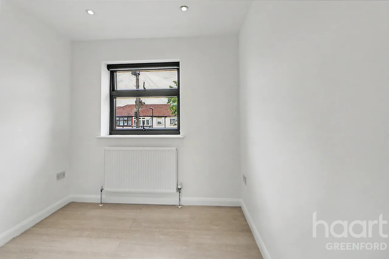 Lee Road, Greenford, UB6, photo 10