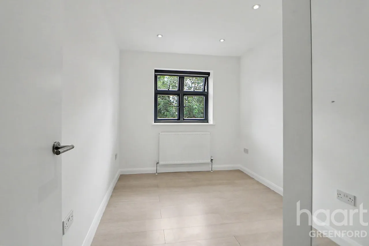 Lee Road, Greenford, UB6, photo 9