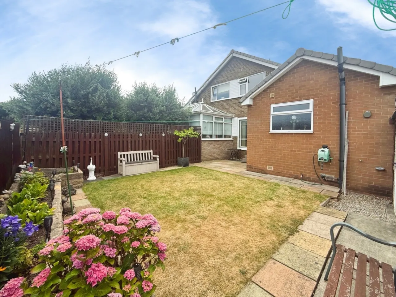 Brackendale Drive, Bradford, BD10, photo 12