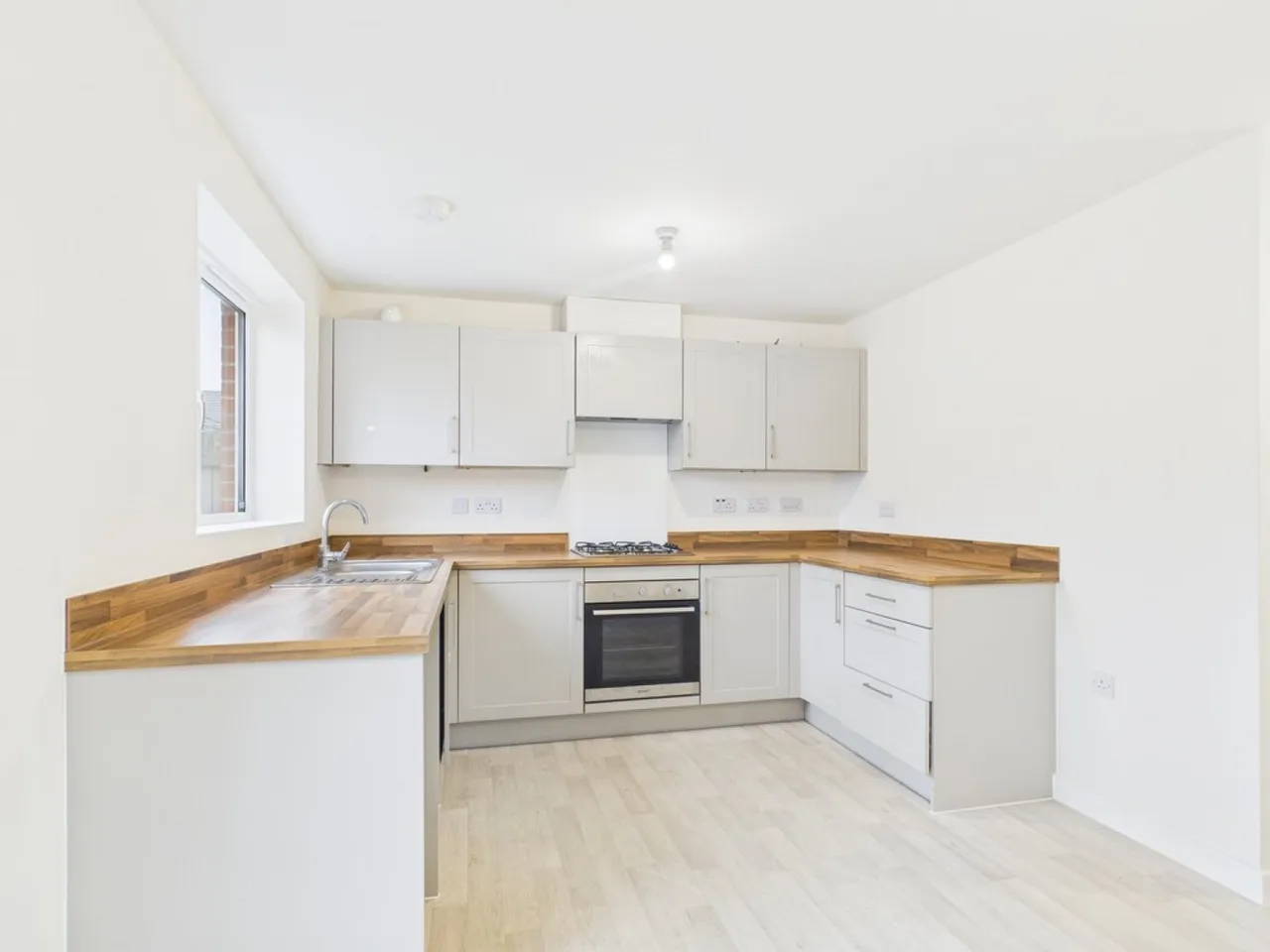 Buckthorn Drive, Stoke-on-Trent, photo 6