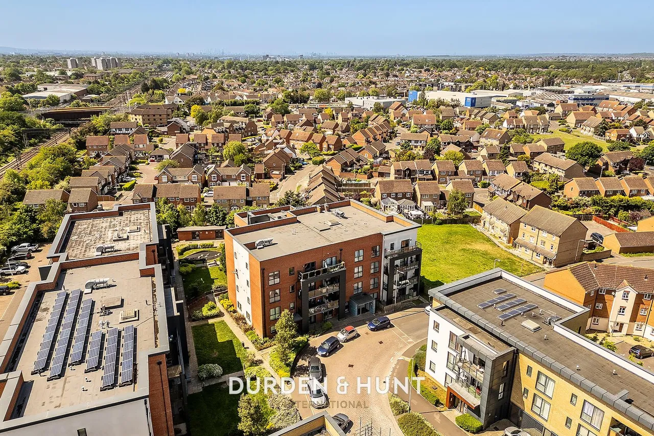 Firwood Lane, Romford, RM3, photo 18
