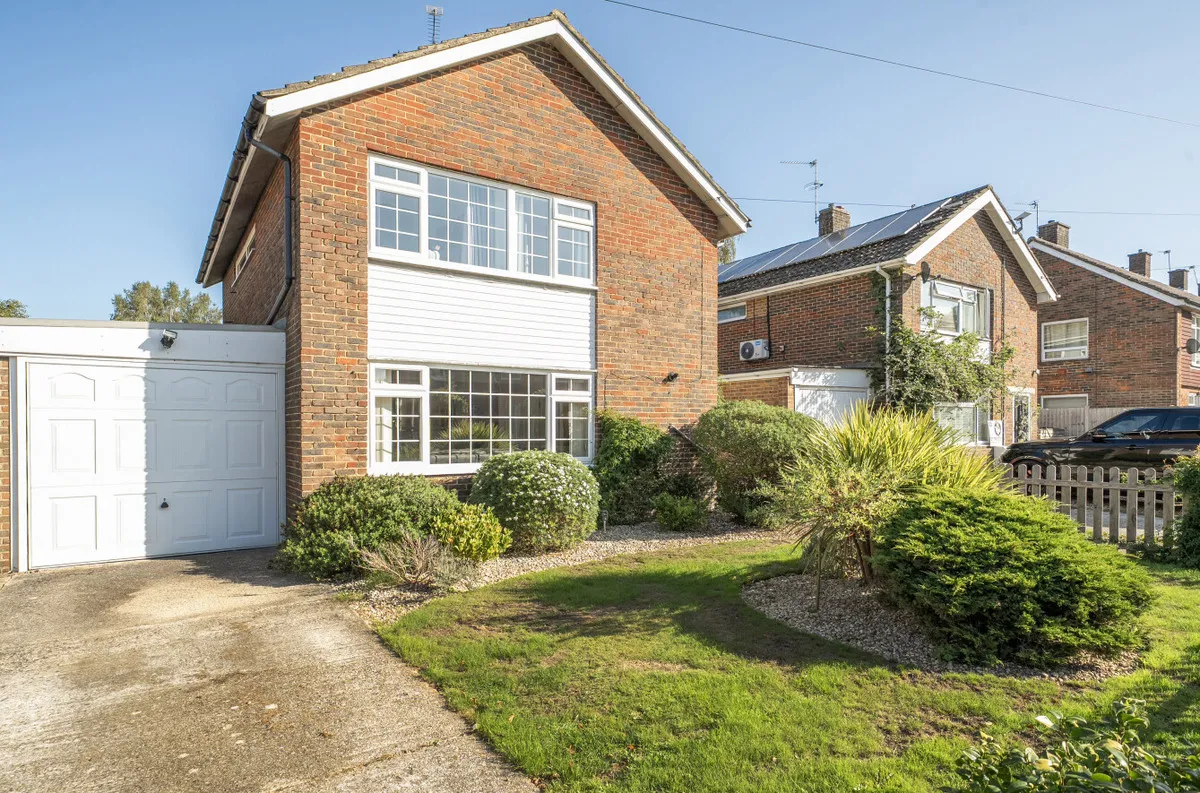 Pulborough, RH20, photo 12