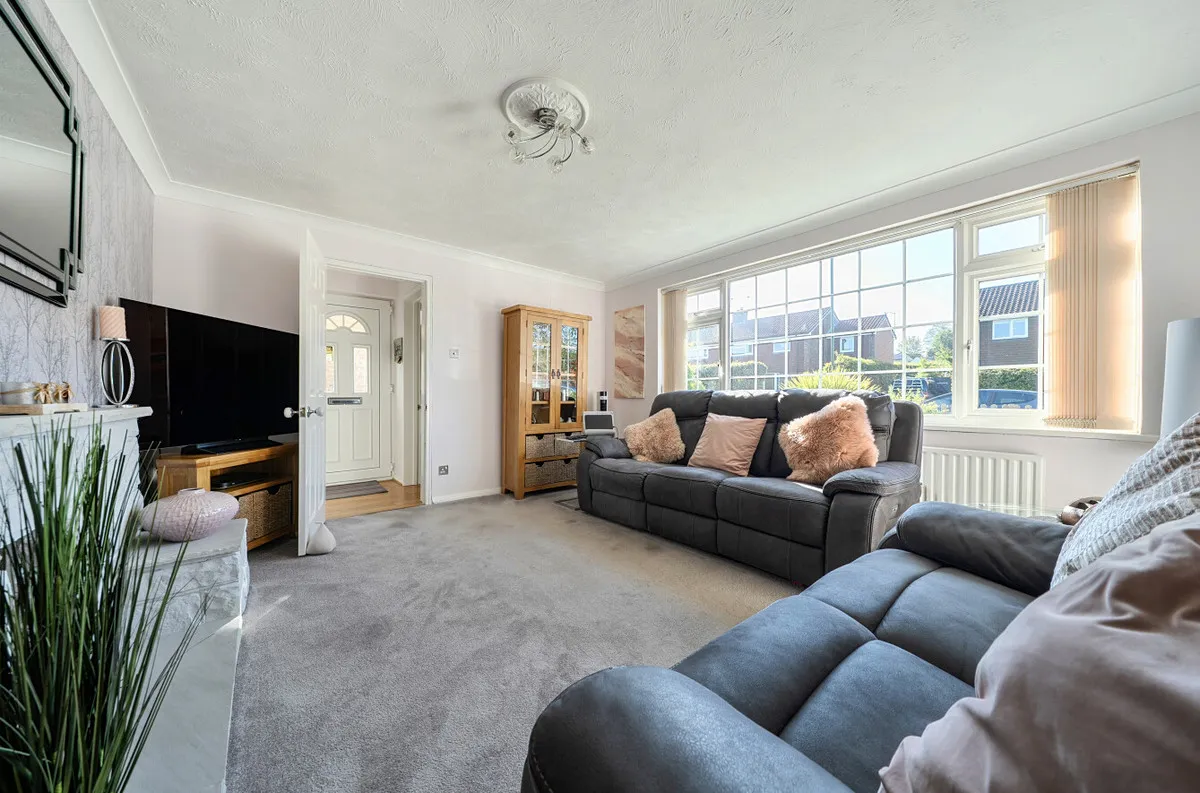Pulborough, RH20, photo 3