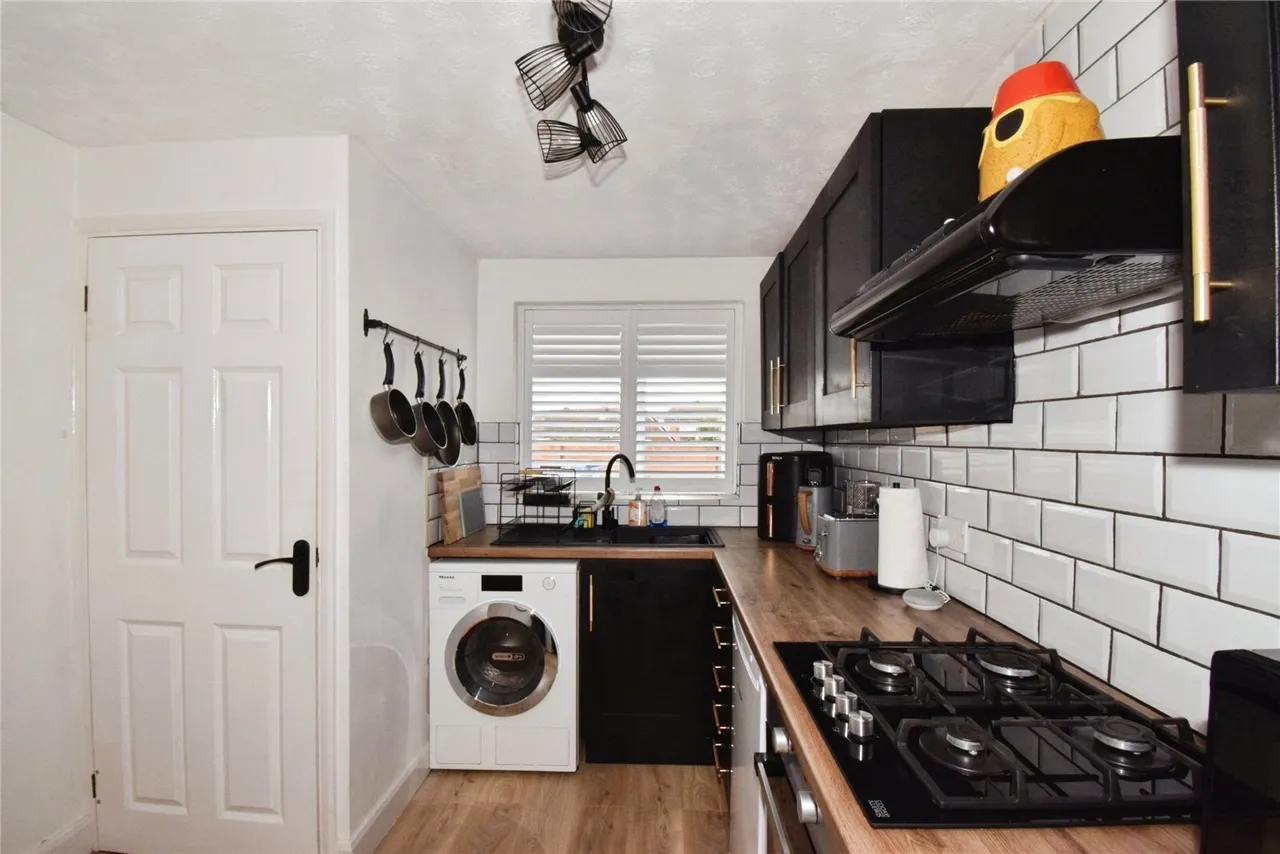 Pochins Close, Wigston, LE18, photo 4