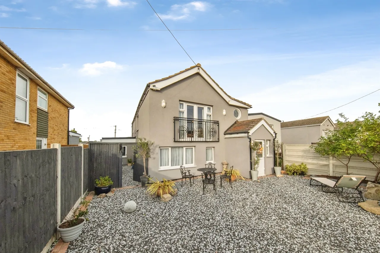 4 bed house for sale, New Way, Point Clear Bay, CO16