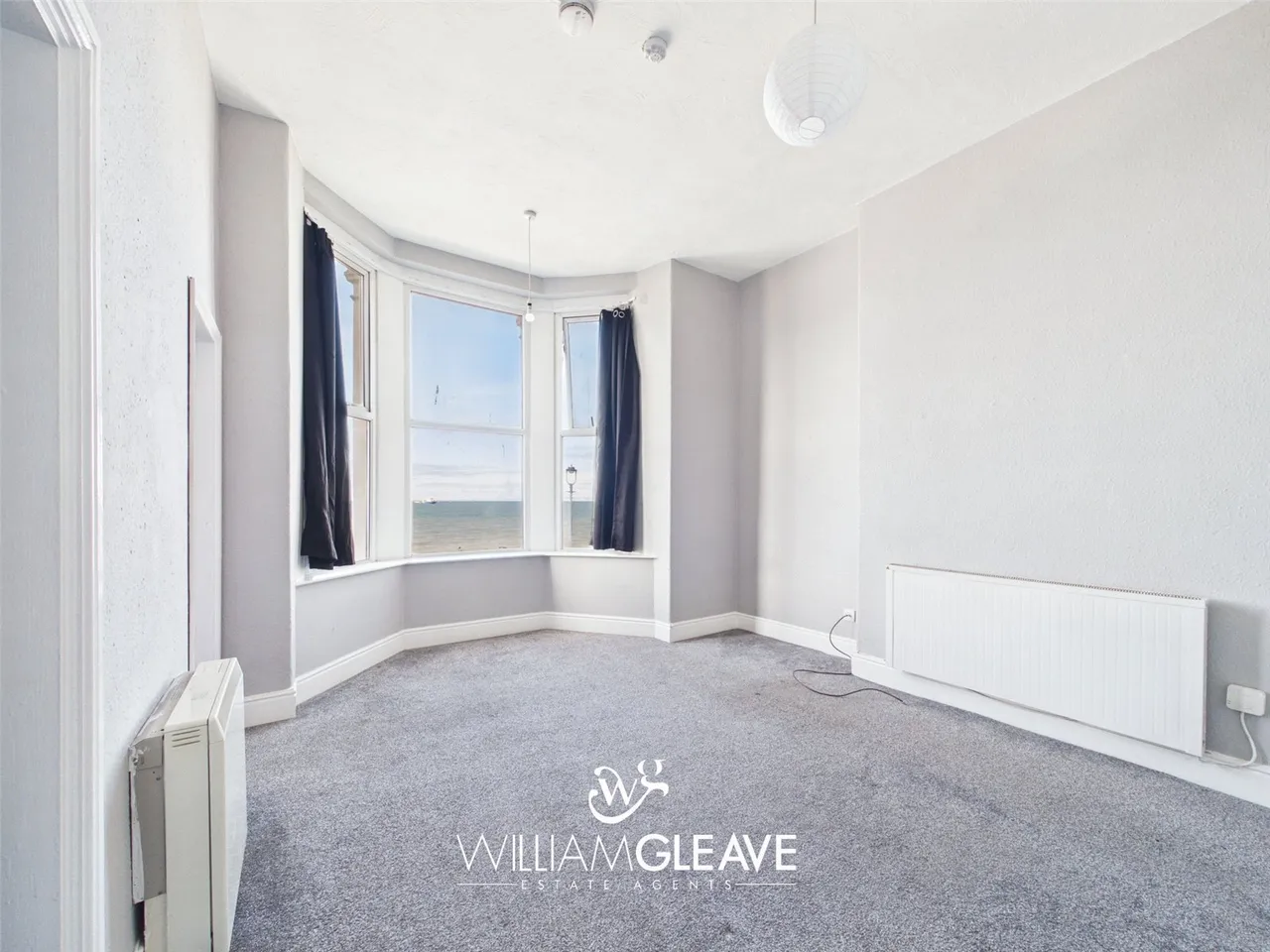 1 bed flat to rent — East Parade, Llandudno, Conwy, LL30 1BE