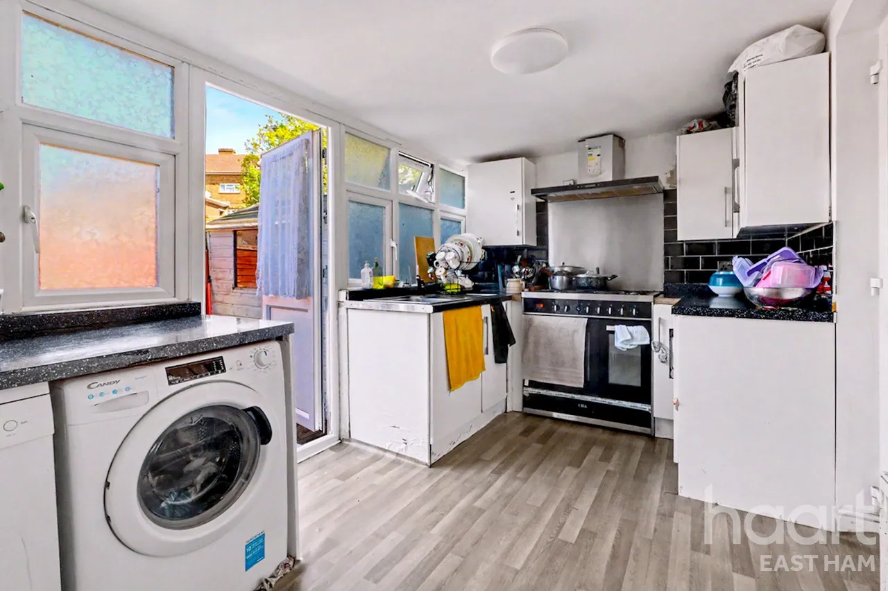 Gooseley Lane, London, E6, photo 17