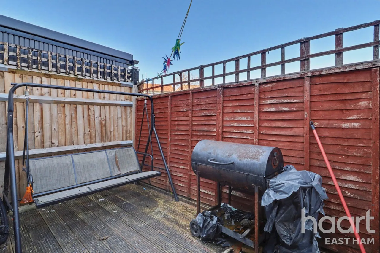 Gooseley Lane, London, E6, photo 4