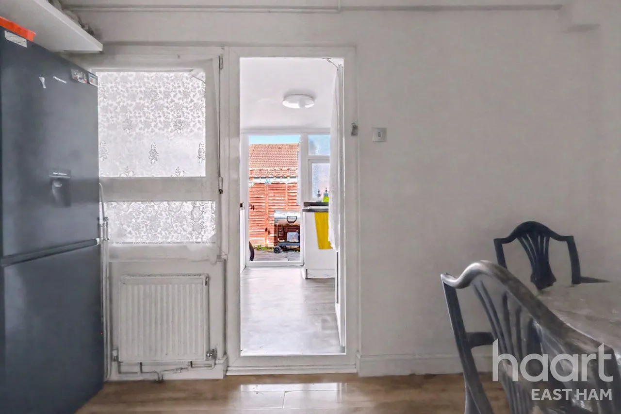 Gooseley Lane, London, E6, photo 12