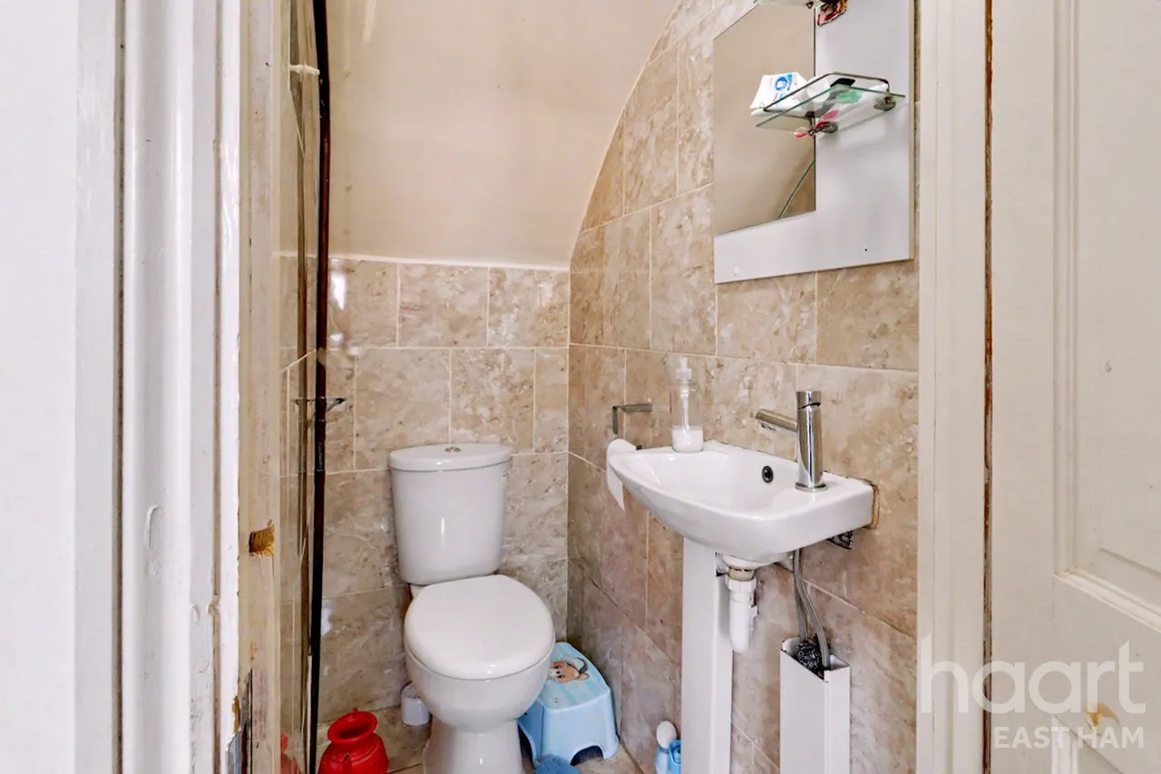 Gooseley Lane, London, E6, photo 13