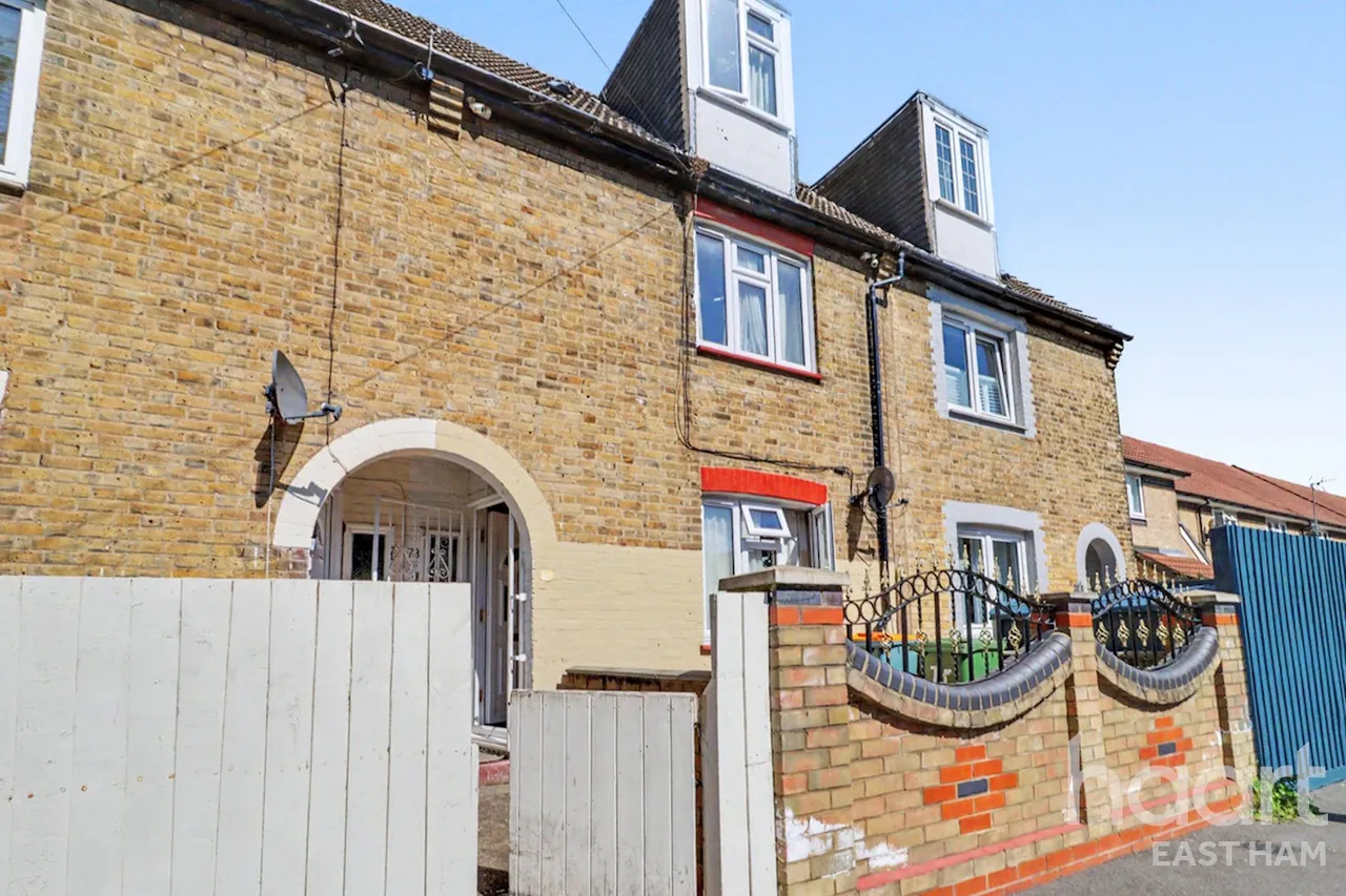Gooseley Lane, London, E6, photo 30