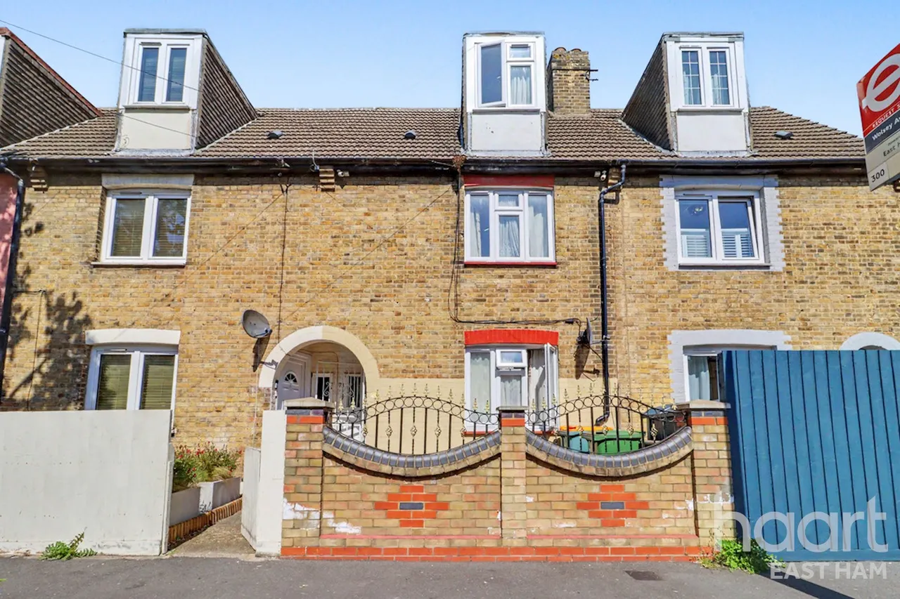 Gooseley Lane, London, E6, photo 31