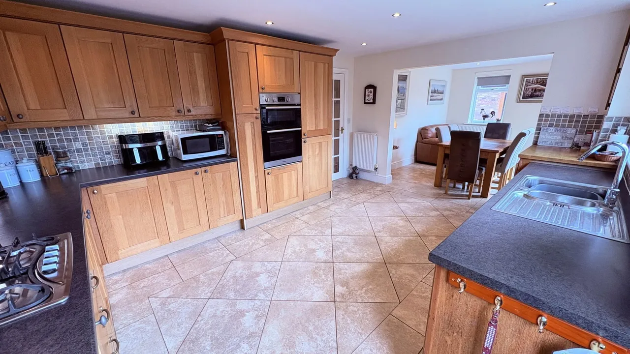 Liverpool Old Road, Much Hoole, PR4, photo 5