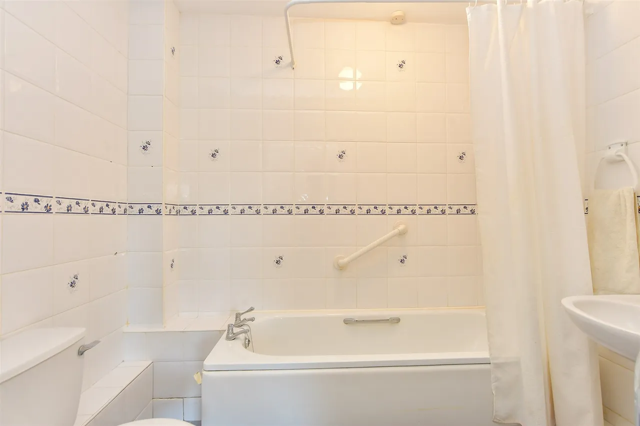 West Lane, Sittingbourne, ME10, photo 9