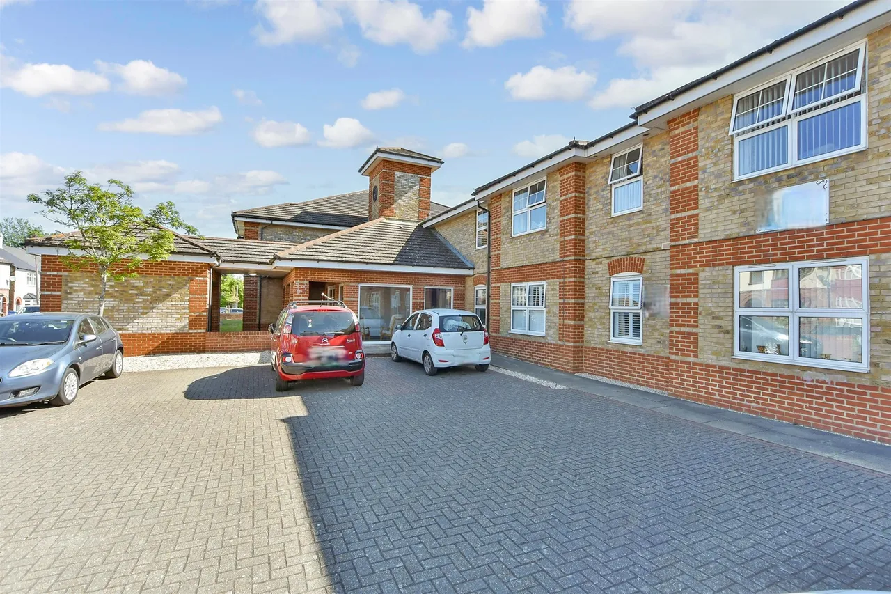 1 bed flat for sale, West Lane, Sittingbourne, ME10